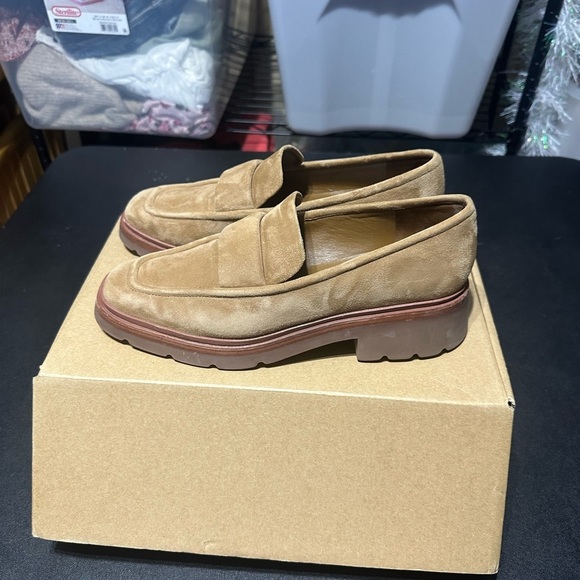 Vince ROBIN Tan light Suede platform lug sole Loafers in box 9 - Picture 3 of 9